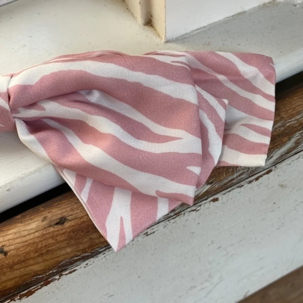 Anthropologie Pink Zebra  Printed Bow Barrette